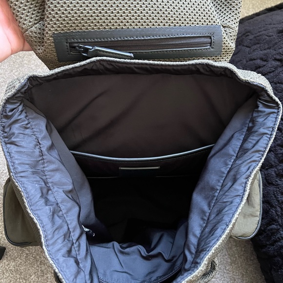 Zegna men’s green backpack. Adjustable and really comfortable for daily use - Picture 8 of 9